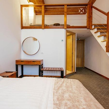Buchenland Hotel Campulung Moldovenesc Bagian luar foto