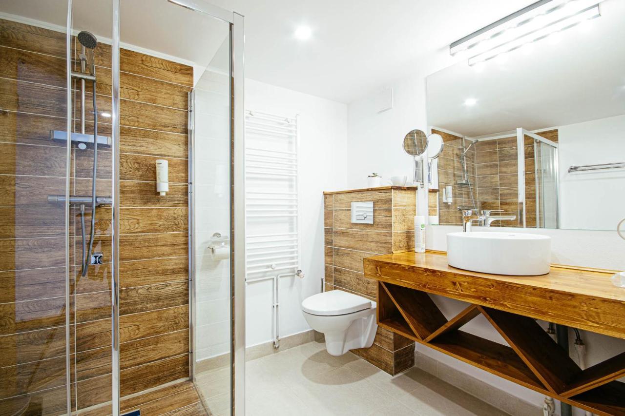 Buchenland Hotel Campulung Moldovenesc Bagian luar foto
