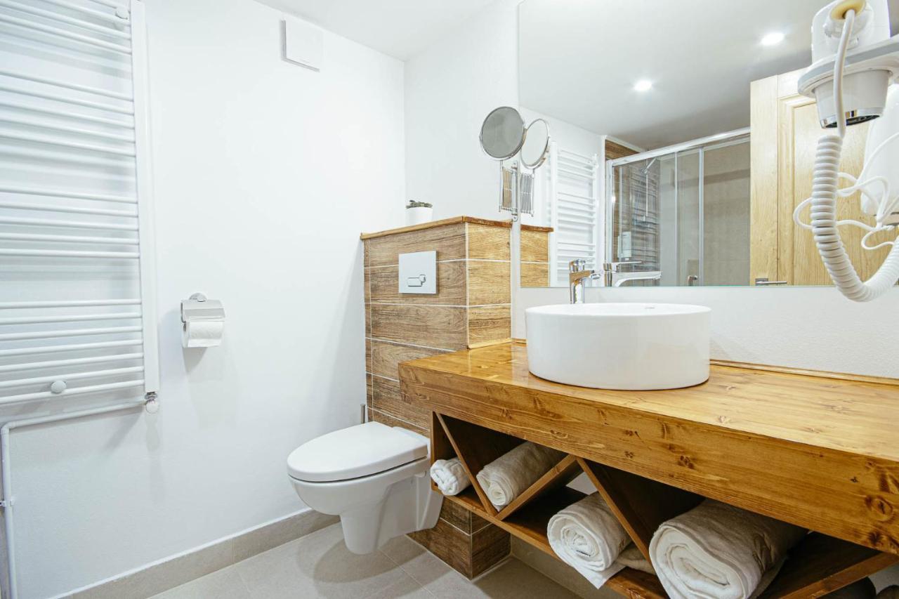 Buchenland Hotel Campulung Moldovenesc Bagian luar foto