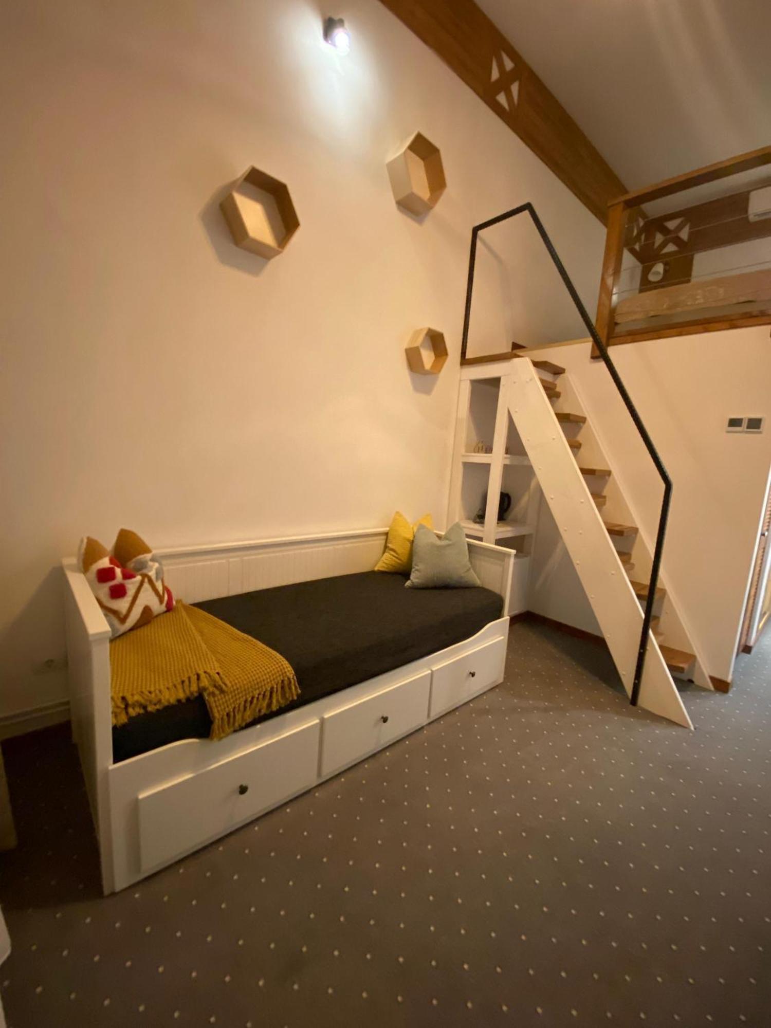 Buchenland Hotel Campulung Moldovenesc Bagian luar foto