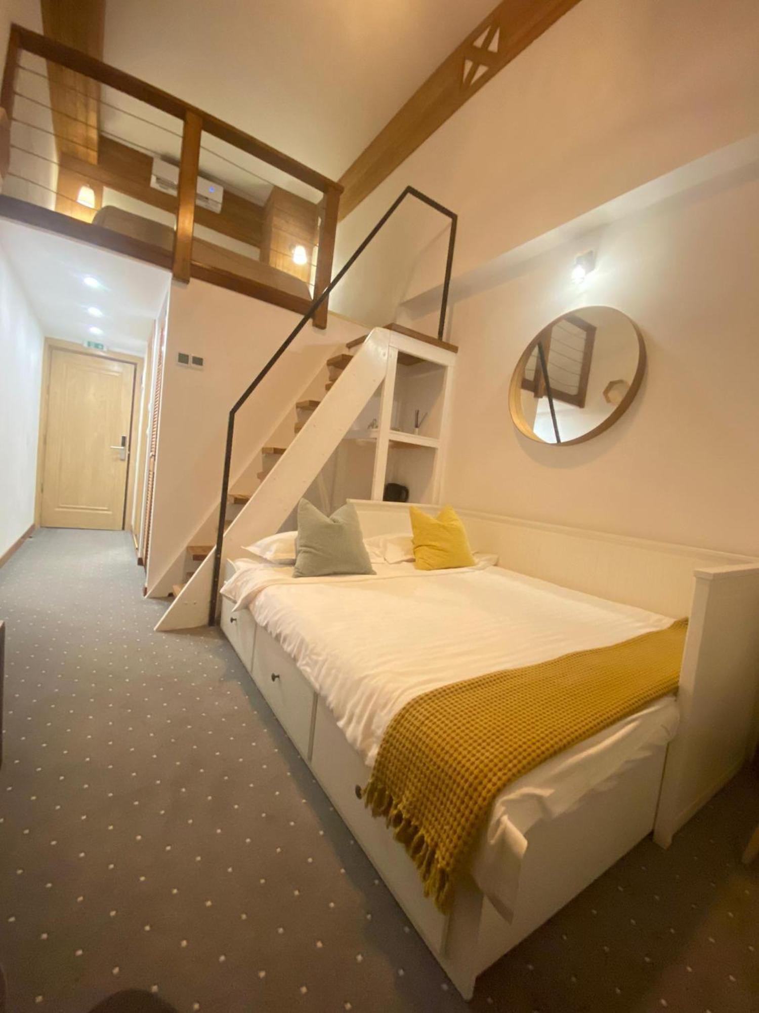 Buchenland Hotel Campulung Moldovenesc Bagian luar foto